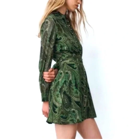 Elegant Green Paisley Dress - Picture 2 of 7